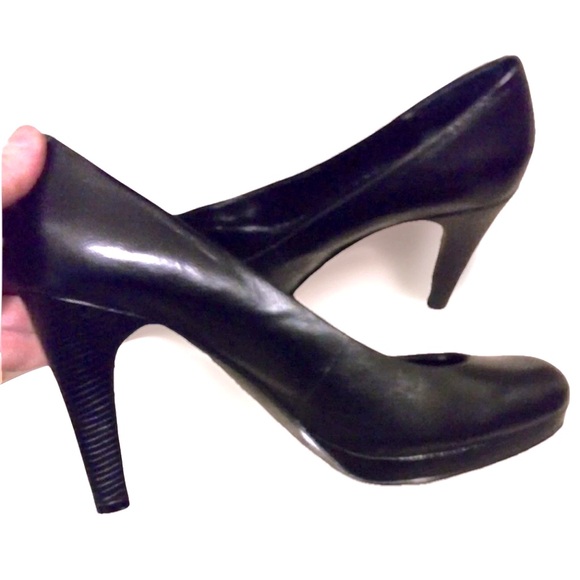 👠BANDOLINO👠LEATHER ROUND TOE TEXTURED HEEL PLATFORM 4” HEEL PUMPS EUC - Picture 9 of 15